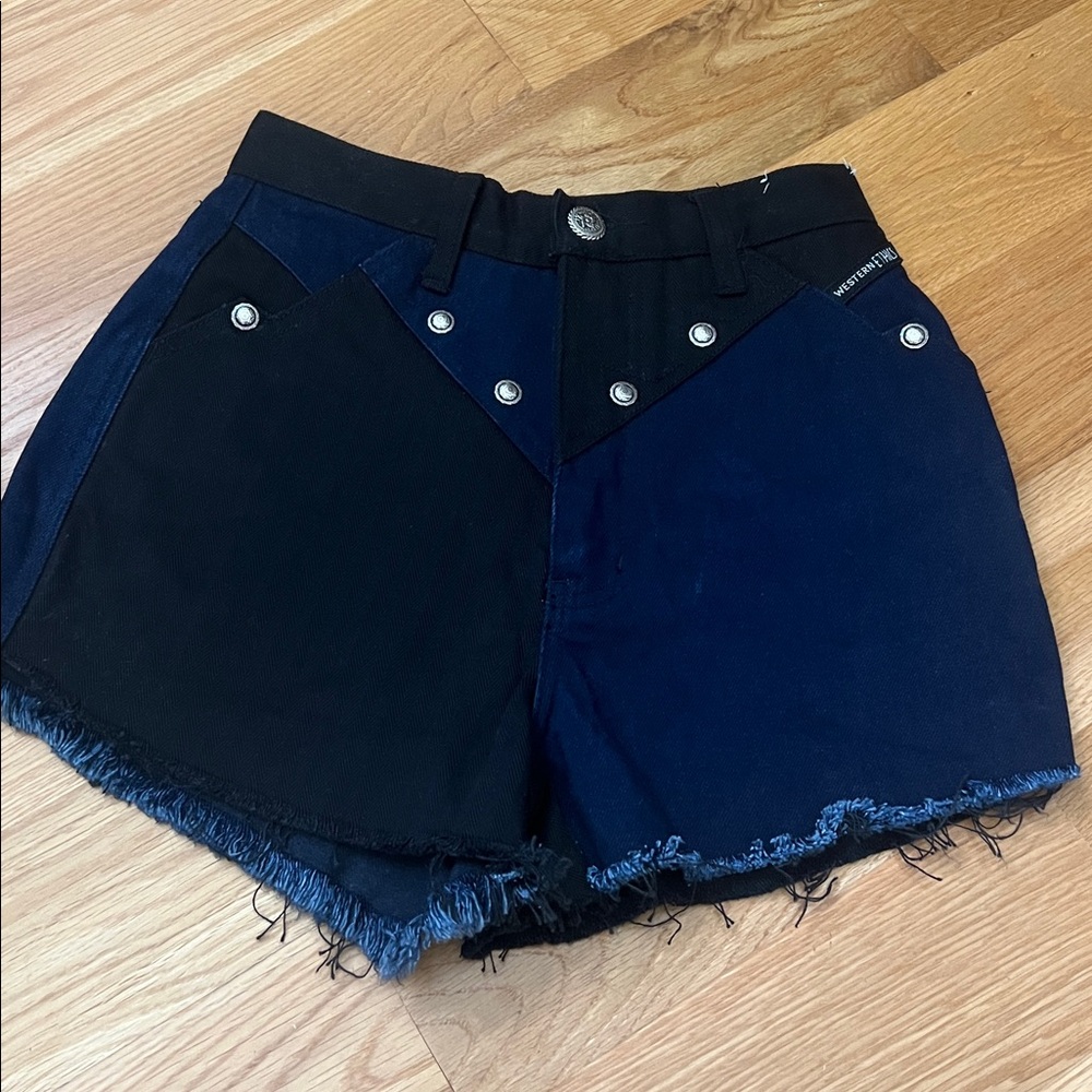 Western ethics Stylish Black and Blue Denim Shorts two tone size 24